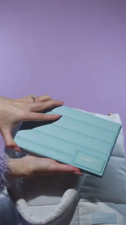 Bundled Up Magnetic Palette