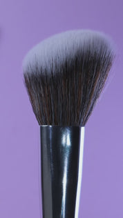 M18 Angled Cheek Brush